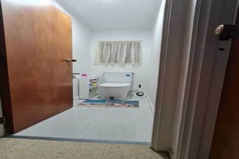 Photo of property in 1 Sunrise Lane, Te Atatu South, Auckland, 0610