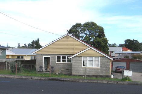 Photo of property in 192 Rathgar Road, Henderson, Auckland, 0610