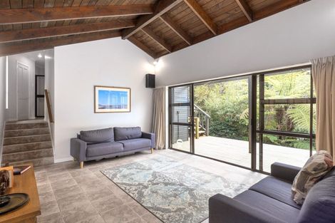 Photo of property in 2 Te Kawau Pass, Greenhithe, Auckland, 0632