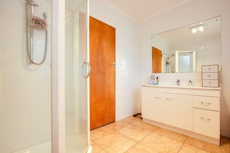 Photo of property in 6 Oxford Street, Taradale, Napier, 4112
