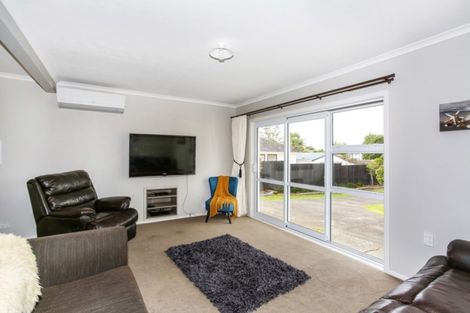 Photo of property in 22 Sandspit Road, Waiuku, 2123