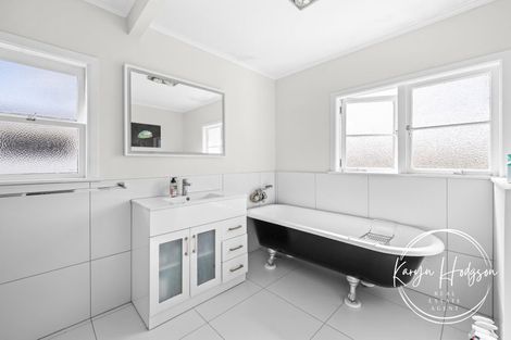 Photo of property in 103 Hurndall Street East, Maungaturoto, 0520