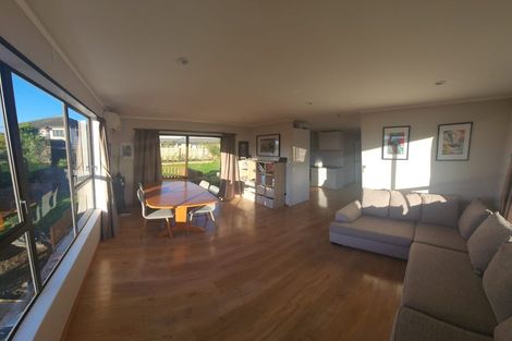 Photo of property in 10 Makatote Grove, Churton Park, Wellington, 6037