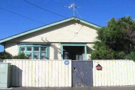 Photo of property in 143 Queens Drive, Lyall Bay, Wellington, 6022