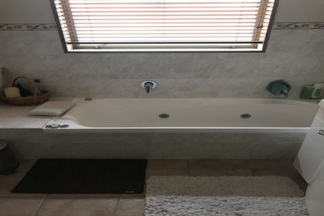 Photo of property in 6 Doneraille Place, Bethlehem, Tauranga, 3110