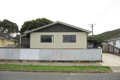 Photo of property in 126 Hewer Crescent, Naenae, Lower Hutt, 5011