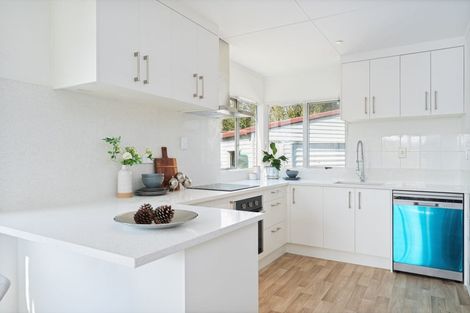 Photo of property in 9 Imperial Place, Henderson, Auckland, 0612