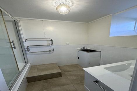 Photo of property in 20 Pahi Place, West Harbour, Auckland, 0618