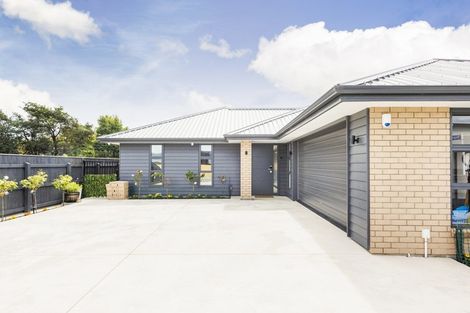 Photo of property in 3 Rangeview Drive, Kelvin Grove, Palmerston North, 4414