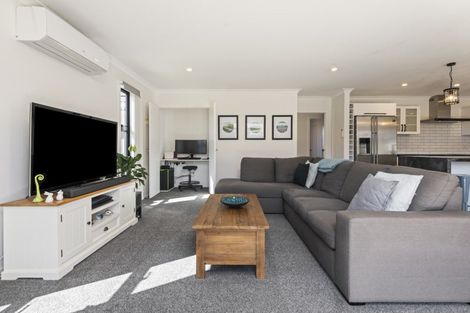 Photo of property in 8 Cherry Place, Feilding, 4702