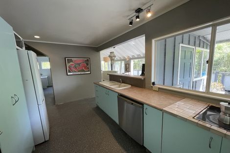 Photo of property in 45-47 Glenesk Road, Piha, New Lynn, 0772