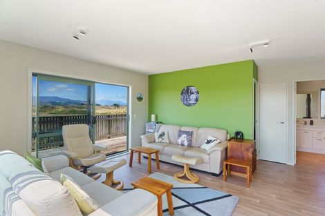 Photo of property in 17 Henham Lane, Waikawa Beach, Levin, 5573