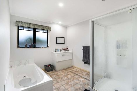 Photo of property in 30 Strachan Way, Highbury, Palmerston North, 4412