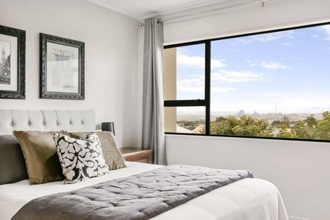 Photo of property in 4/8 City View Terrace, Birkenhead, Auckland, 0626