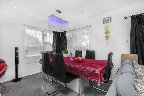 Photo of property in 64 Reynella Drive, Massey, Auckland, 0614