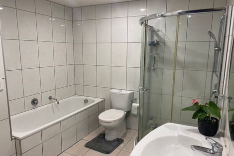 Photo of property in 69a/3 Chivalry Road, Glenfield, Auckland, 0629