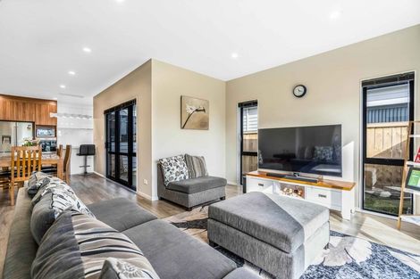 Photo of property in 3 Sapwood Crescent, Takanini, 2110