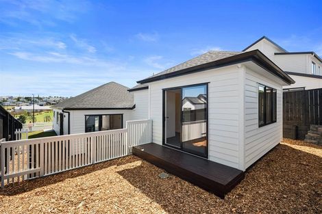 Photo of property in 52 Whakairo Crescent, Gulf Harbour, Whangaparaoa, 0930