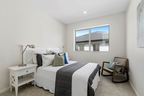 Photo of property in 98 Godfrey Drive, Orewa, 0931