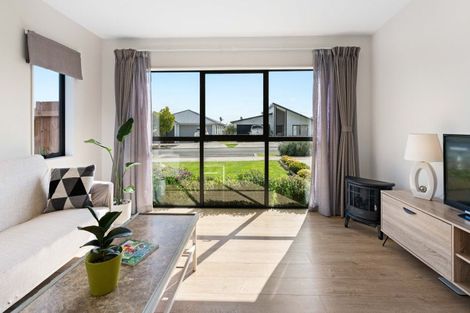 Photo of property in 24 Opouatu Avenue, Glenbrook, 2681