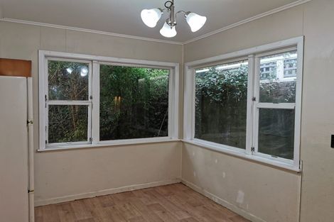 Photo of property in 88 Newlands Road, Newlands, Wellington, 6037