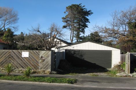 Photo of property in 65 Bowhill Road, New Brighton, Christchurch, 8083
