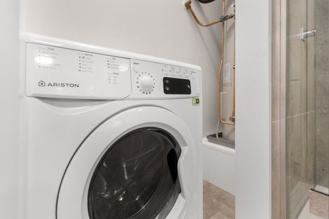 Photo of property in 69u2 Tiketike Way, Brooklyn, Wellington, 6021