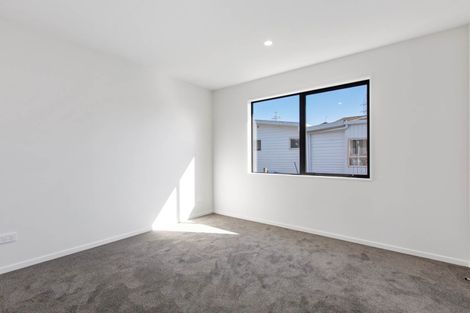 Photo of property in 24d Lincoln Park Avenue, Massey, Auckland, 0614