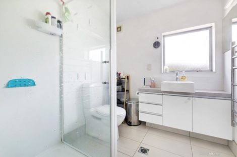 Photo of property in 16 Saddleback Grove, Karori, Wellington, 6012