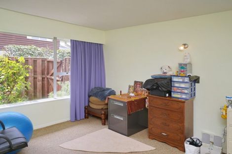 Photo of property in 23 Crofton Road, Harewood, Christchurch, 8051