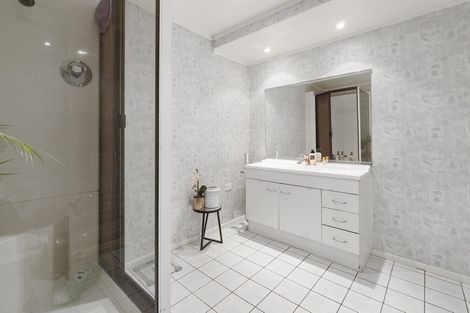 Photo of property in 35 Cyclarama Crescent, Massey, Auckland, 0614