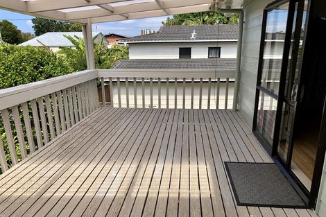 Photo of property in 2/4 Pine Street, New Lynn, Auckland, 0600