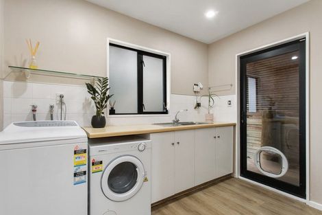 Photo of property in 106 Cannon Hill Crescent, Mount Pleasant, Christchurch, 8081