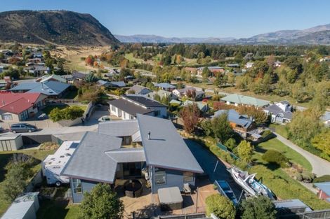Photo of property in 30 Plantation Road, Wanaka, 9305
