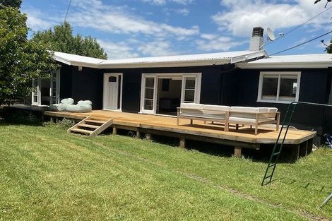 Photo of property in 18 Norman Road, Titirangi, Auckland, 0604