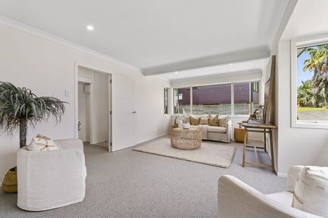 Photo of property in 12e Woodhouse Place, West Harbour, Auckland, 0618