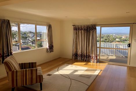 Photo of property in 80 Luckens Road, West Harbour, Auckland, 0618