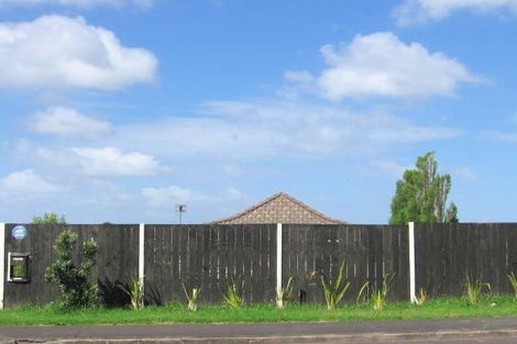 Photo of property in 52 Solar Road, Glen Eden, Auckland, 0602