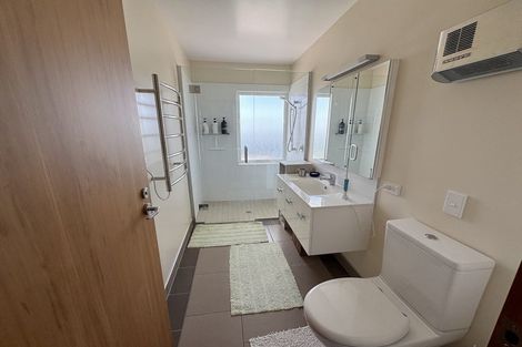 Photo of property in 2 Clearview Lane, Mount Pleasant, Christchurch, 8081