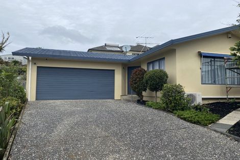 Photo of property in 40 Sunvista Avenue, Oteha, Auckland, 0632