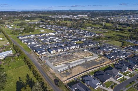 Photo of property in 10 Balthazar Road, Kumeu, 0810