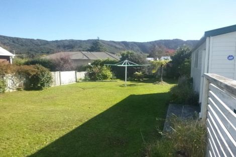 Photo of property in 16 Peel Place, Wainuiomata, Lower Hutt, 5014