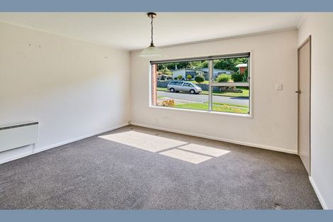 Photo of property in 17 Rembrandt Avenue, Tawa, Wellington, 5028