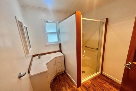 Photo of property in 57 Beaubank Road, Kelston, Auckland, 0602