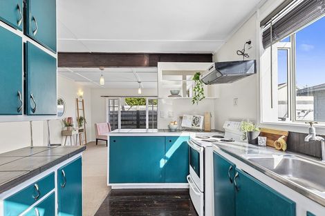 Photo of property in 76 Te Pene Avenue, Titahi Bay, Porirua, 5022