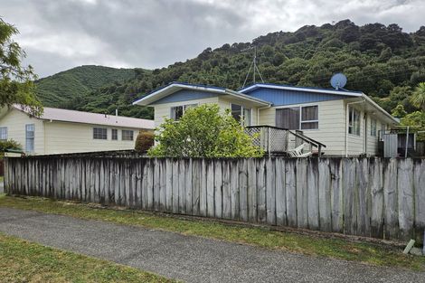 Photo of property in 51f1- Hartford Crescent, Totara Park, Upper Hutt, 5018
