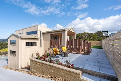 Photo of property in 5 Blue Moon Rise, Langs Beach, 0582