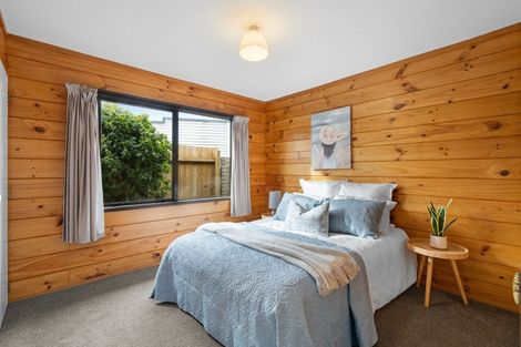 Photo of property in 64 Bassett Road, Johnsonville, Wellington, 6037