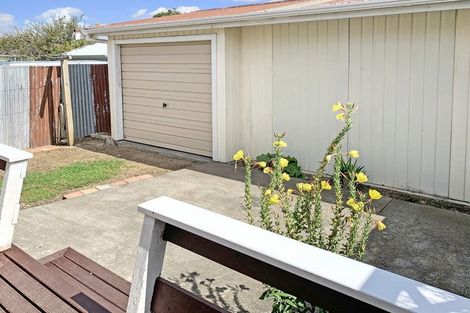 Photo of property in 17 Queens Road, Elgin, Gisborne, 4010