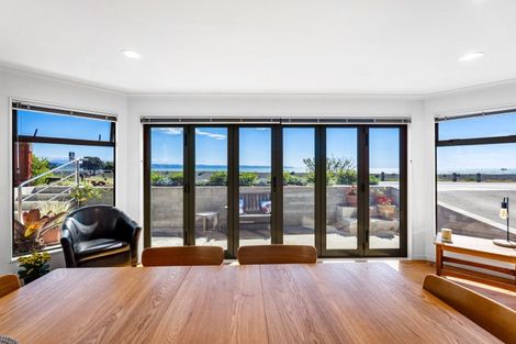 Photo of property in 2 North Terrace, Westshore, Napier, 4110